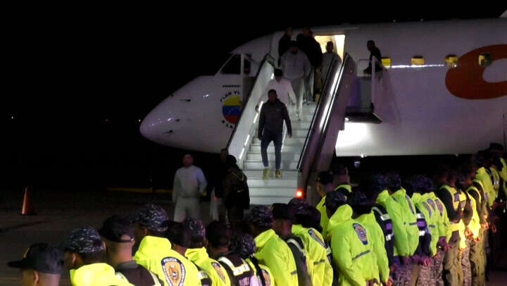 First flights carrying 190 migrants deported from US land in Venezuela