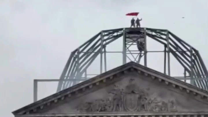 Putin builds life-sized Reichstag replica for Victory Day re-enactment
