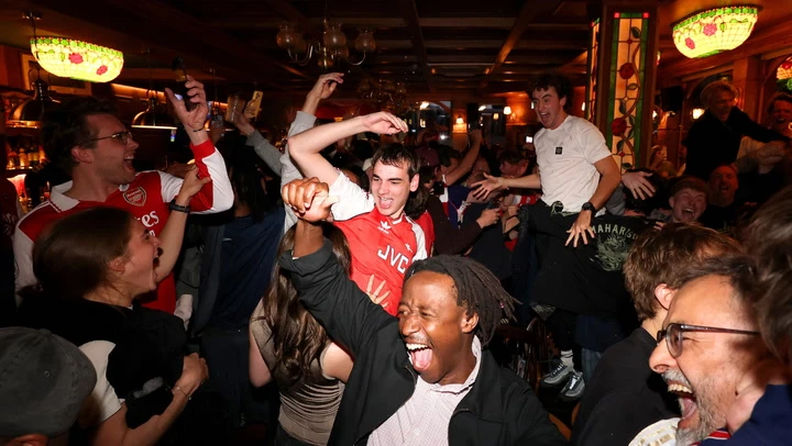 Arsenal fans celebrate first Premier League title in 22 years