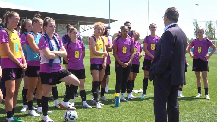 Starmer tells Lionesses they inspired his daughter to play football