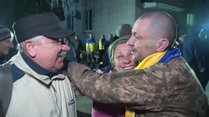 Moment Ukraine prisoners of war are reunited with families