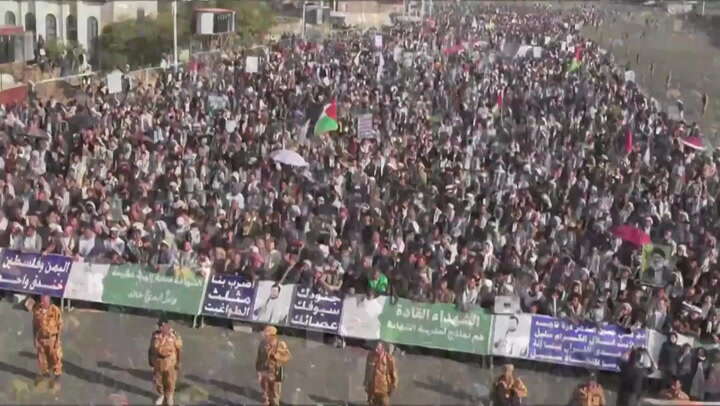 Yemeni mass protest after Israeli strikes on Houthi targets