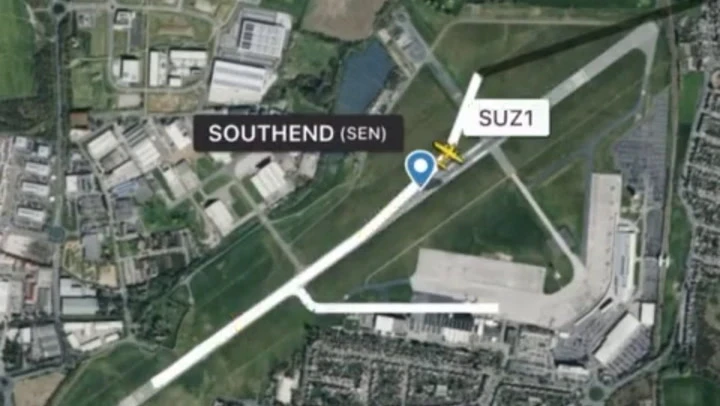 Flight tracker shows moment Southend plane crashed