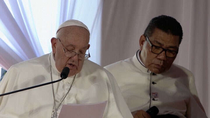 Pope calls for peace during interfaith gathering at Jakarta mosque