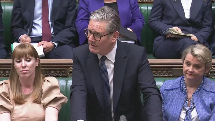 Starmer makes fun of Farage: ‘First through the e-gates in France’