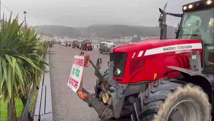 Farmers protest against Starmer tax increase with huge tractor convoy