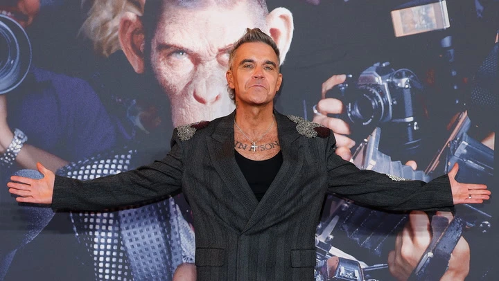 Robbie Williams pays tribute to ex Nicole Appleton at film premiere