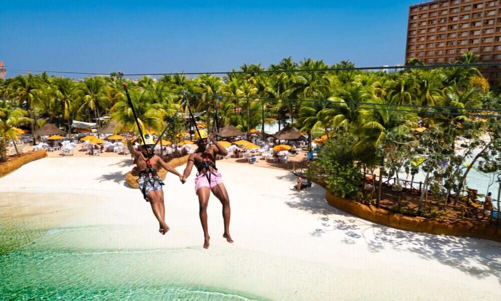 DiversÃ£o garantida: todos pagam meia no Hot Beach OlÃ­mpia durante fevereiro e marÃ§o