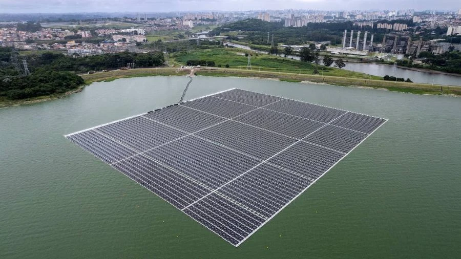 Solar flutuante pode adicionar duas Itaipus ao país Camila Maia