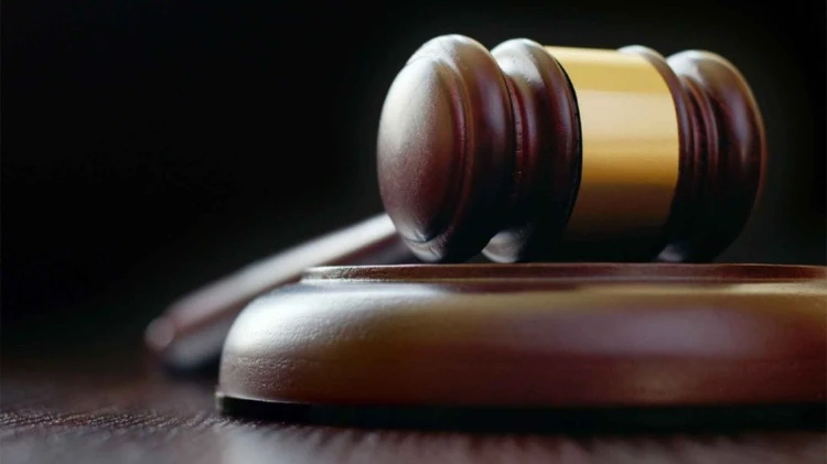 Homem é preso após invadir audiência virtual e desafiar juíza a prendê-lo