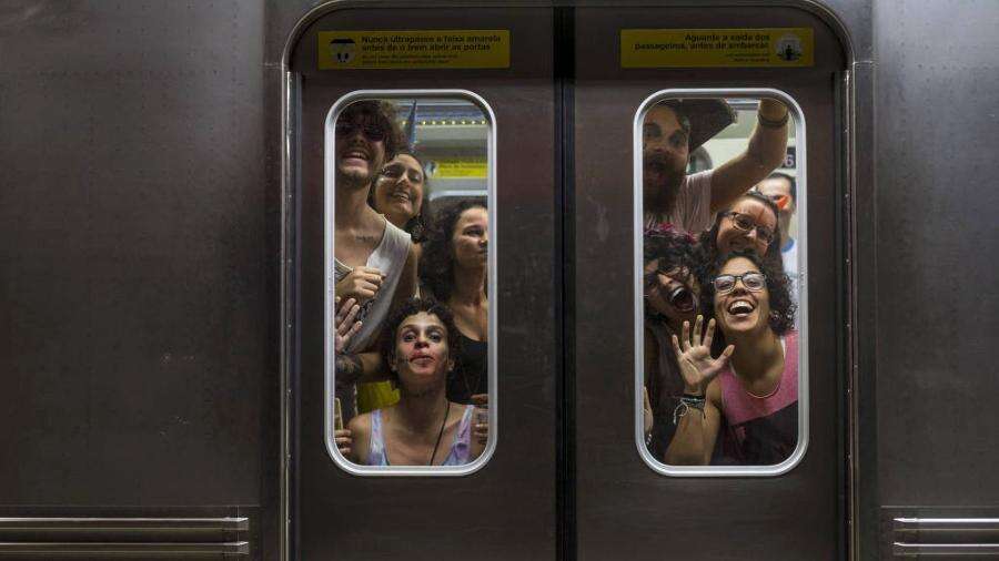 Vai curtir o Carnaval? Parte do metrô de SP será 24h e rodízio foi suspenso