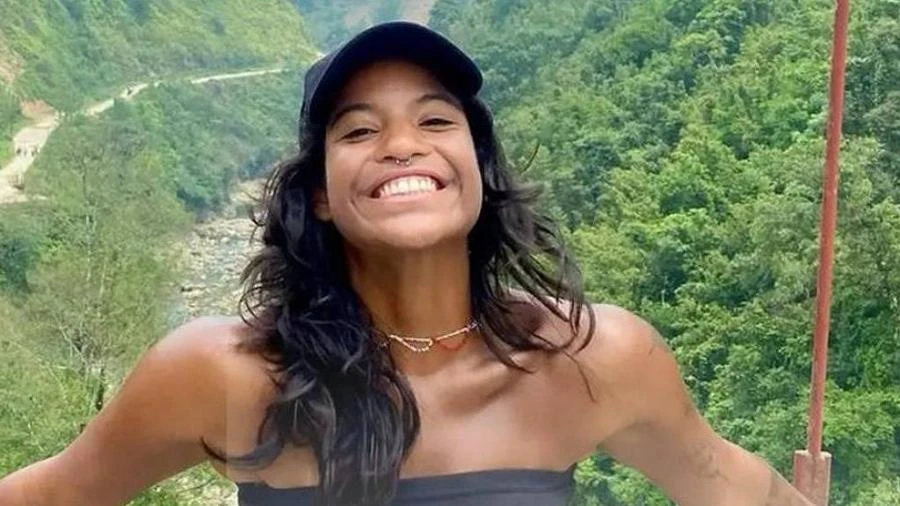 Pai de Juliana diz que guia a deixou sozinha para fumar antes da queda