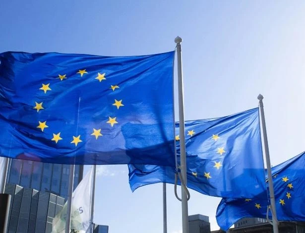 União Europeia aprova tarifas de retaliação contra os Estados Unidos