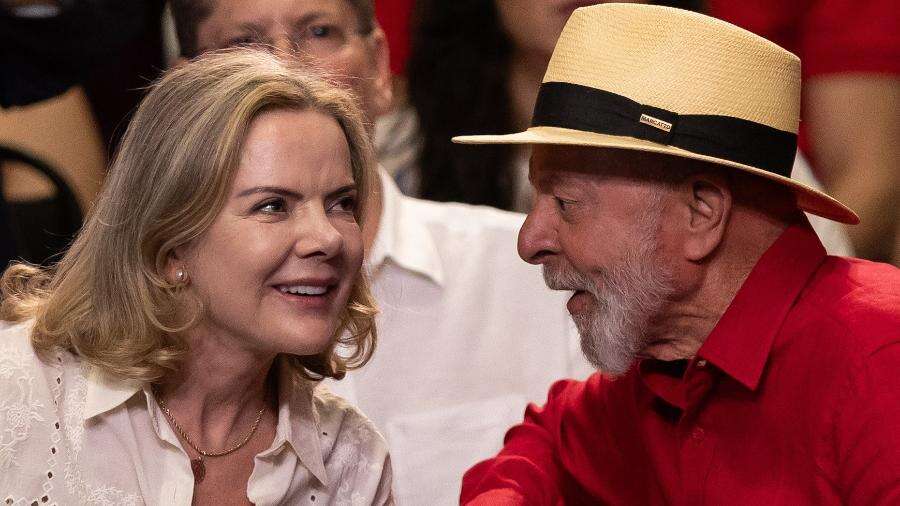 Com Gleisi ministra, PT deve definir presidente-tampão nesta semana Carla Araújo e Lucas Borges Teixeira