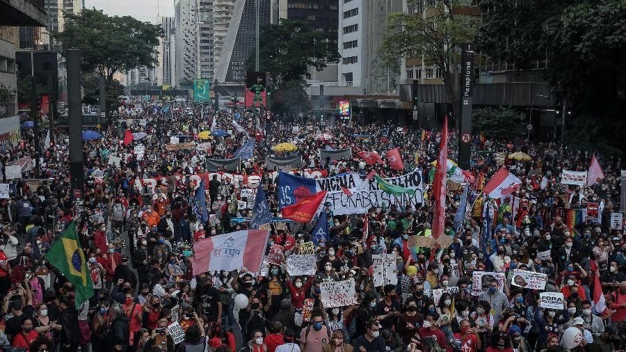 Brasil vai às ruas para gritar 