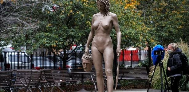 A intrigante estátua de Medusa em homenagem ao movimento MeToo em Nova York