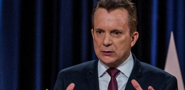 Russomanno reforça elo com Bolsonaro e diz ser contra vacina obrigatória