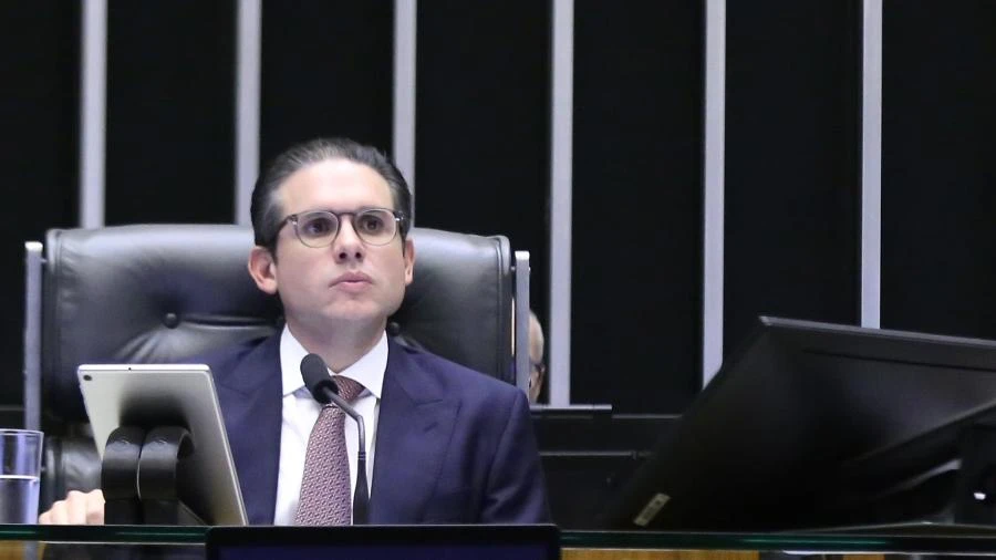 Veto, porrada e bomba agitaram bastidores noturnos de Brasília Josias de Souza