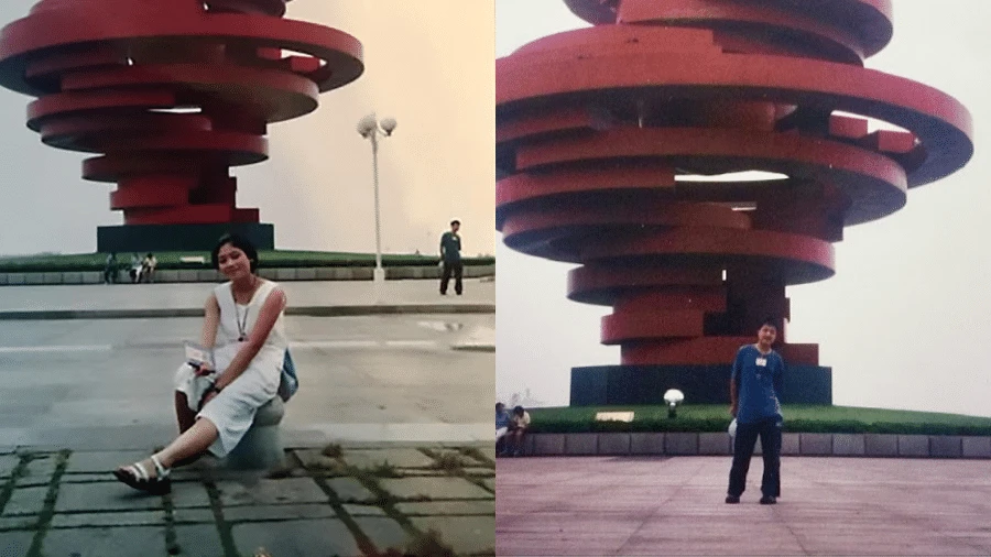 Ele apareceu em foto da esposa 11 anos antes de se conhecerem: 'Em choque'