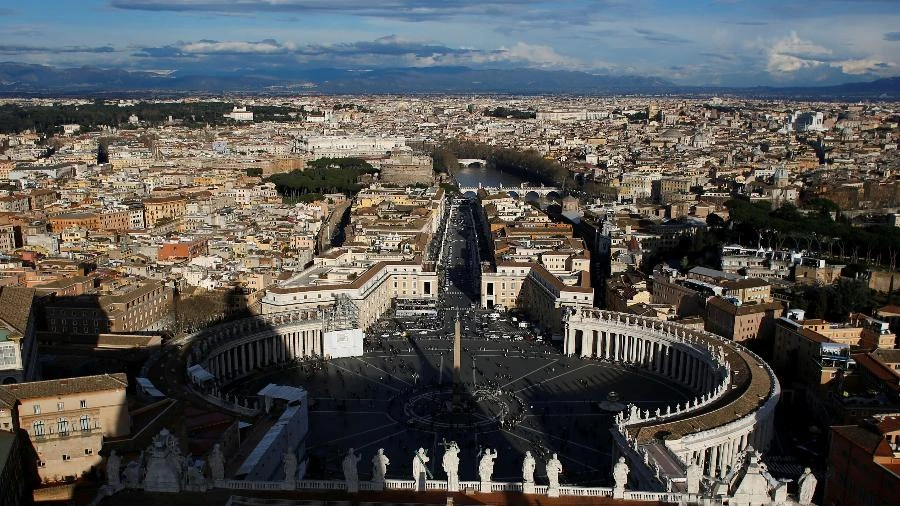 Vaticano pede que Itália altere projeto de lei contra homofobia e transfobia