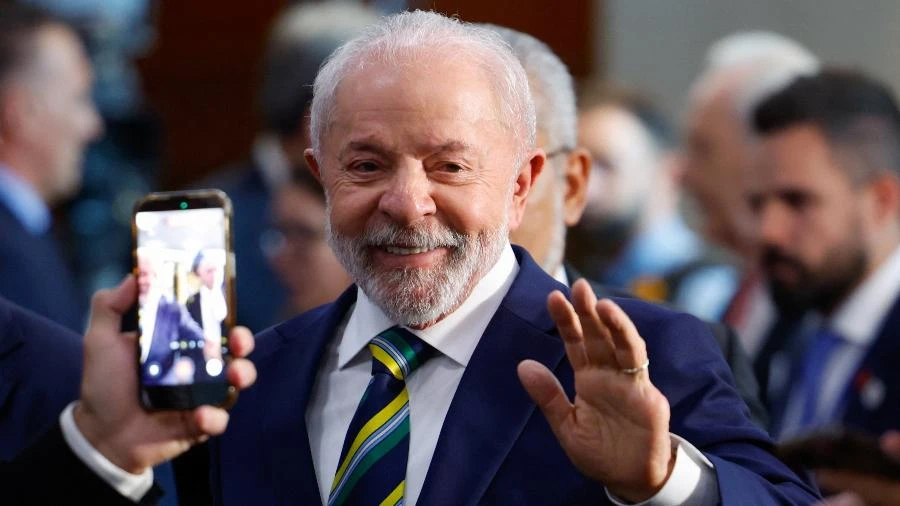 Kotscho: Lula precisa tomar cuidado para não subir no salto alto e cair
