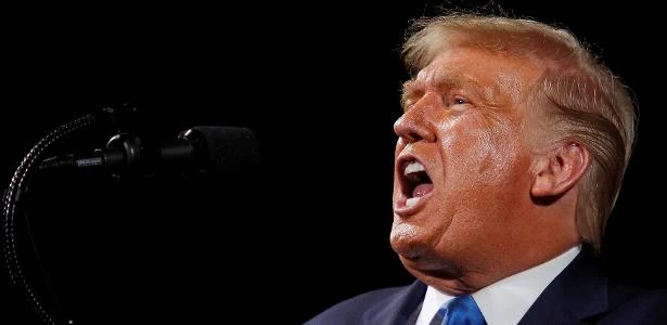 Trump abandona entrevista e faz ameaças a apresentadora nas redes sociais