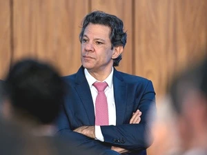 Governo estuda se limitará juros do consignado privado, diz Haddad