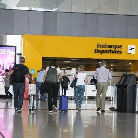 Aumento de IOF vai custar R$ 600 milhões para o setor aéreo Mariana Barbosa