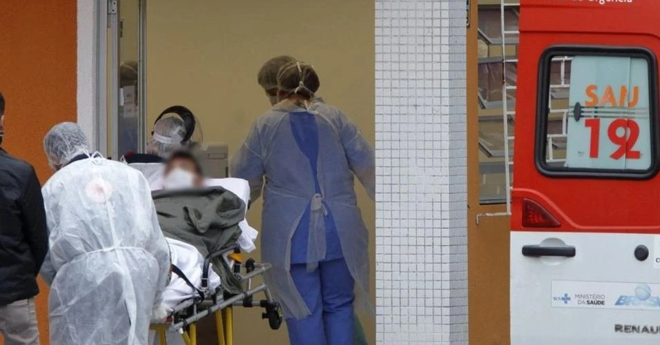 Curitiba registra mais 27 mortes por covid-19; ocupação em UTIs cai para 95%