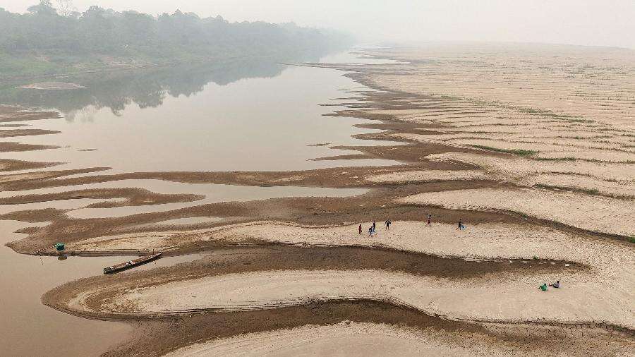 Nível do rio Madeira, afluente do Amazonas, atinge nova mínima histórica