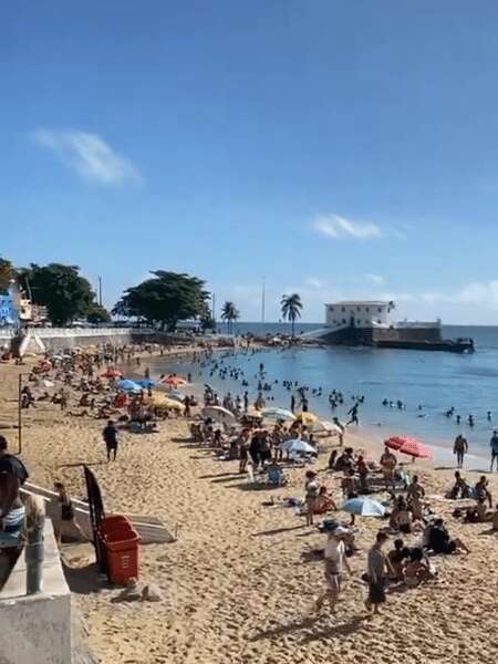 BA: Greve de barraqueiros em praia gera efeito contrário e agrada banhistas