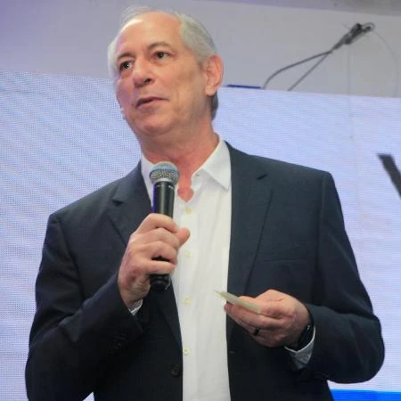 Ciro diz que Cid é 'cúmplice' de tragedia no CE, e que apoiará bolsonarista Carlos Madeiro