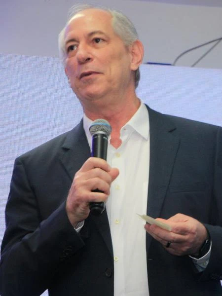 Governo interpela Ciro Gomes após críticas a Lula por empréstimos com FGTS Carlos Madeiro