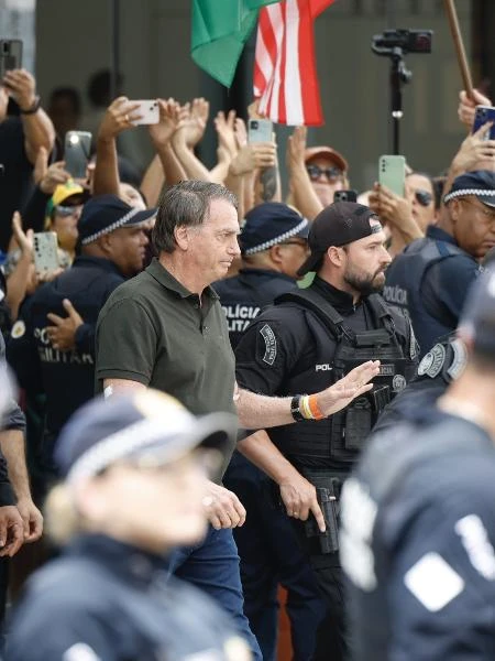 Moraes cobra polícia do DF por demora para levar Bolsonaro para casa