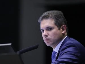 Após sucessivas derrotas, governo destrava emendas em busca de votos José Roberto de Toledo e Thais Bilenky
