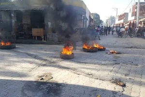 Gangue do Haiti toma controle de estação de rádio e a rebatiza de ‘Radio Taliban FM’