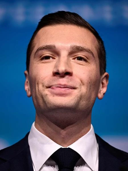 Bardella admite derrota na França, mas critica 'esquerda incendiária'