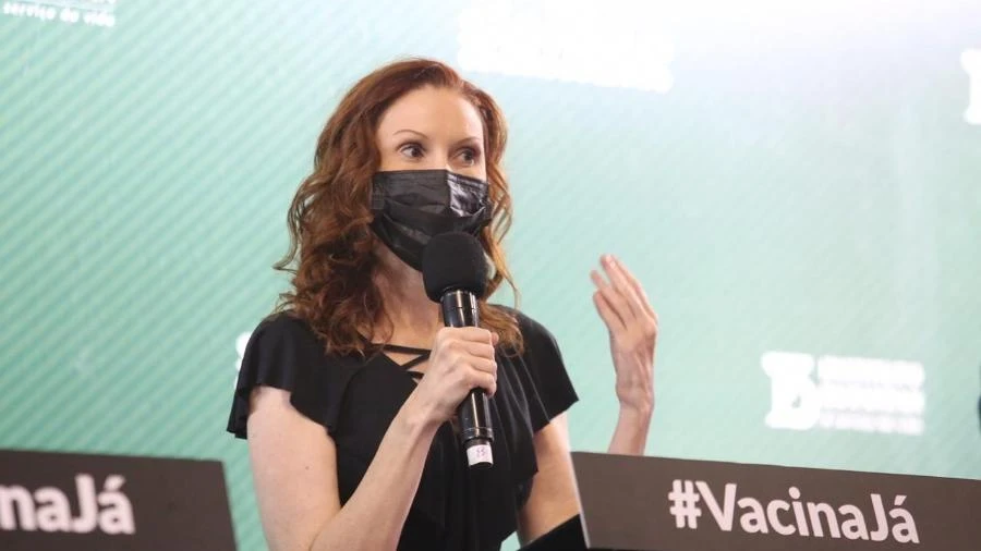 'Cloroquina só funciona no tubo de ensaio', diz Natalia Pasternak