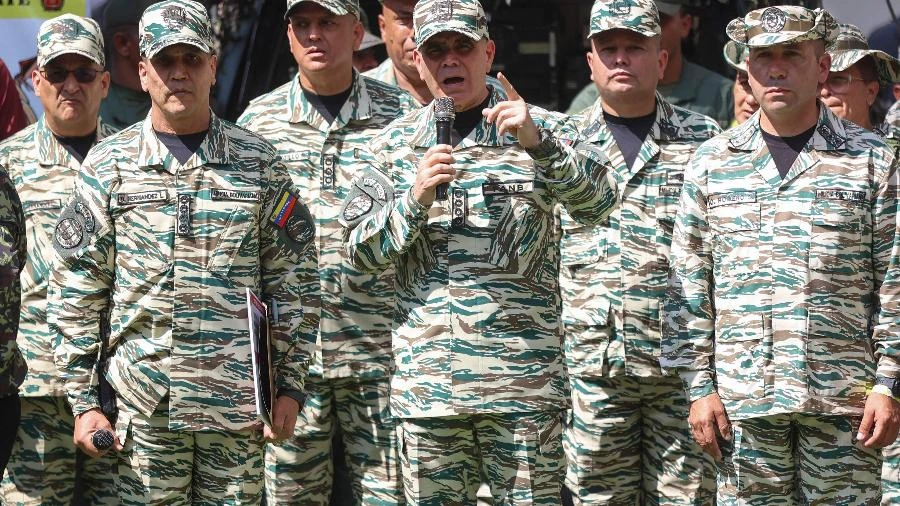 Militares da Venezuela se preparam para estado de exceção por mobilização dos EUA