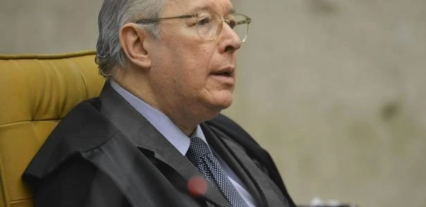 Celso de Mello coloca Supremo numa toga justa