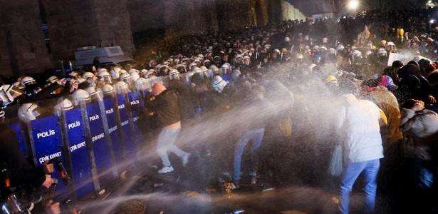 Centenas são presos em protestos na Turquia