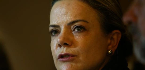 Gleisi diz que PT não está morto, mas precisa de 