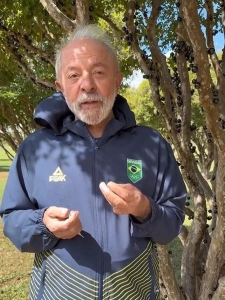 Lula oferece jabuticaba a Trump e diz que quem come a fruta 'não precisa de briga tarifária'