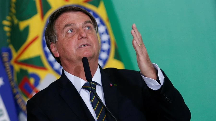 Sem provas, Bolsonaro diz que multas por máscara são lucrativas pra Doria