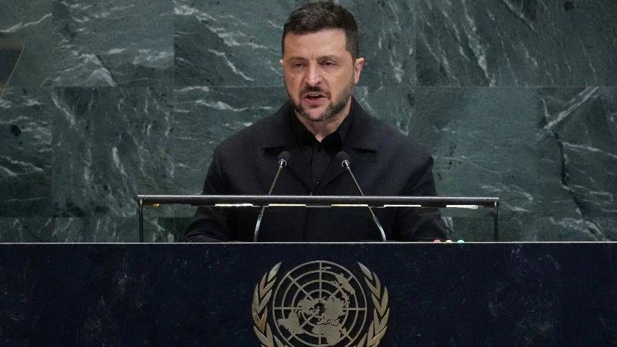 Zelensky viaja pela Europa para buscar armas após Trump negar mísseis