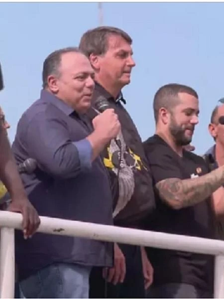 Bolsonaro humilha o Exército para salvar Pazuello