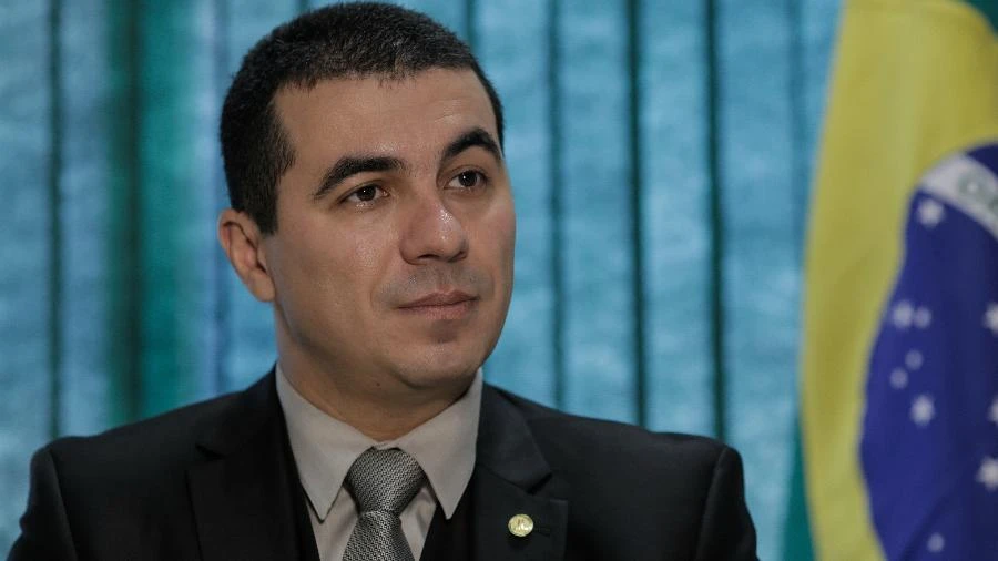 'Diga a verdade', diz Miranda após Bolsonaro mandar PF investigar deputado