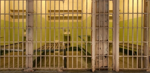 3.000 detentos são autorizados a ficar fora dos presídios do Rio por mais 3 meses