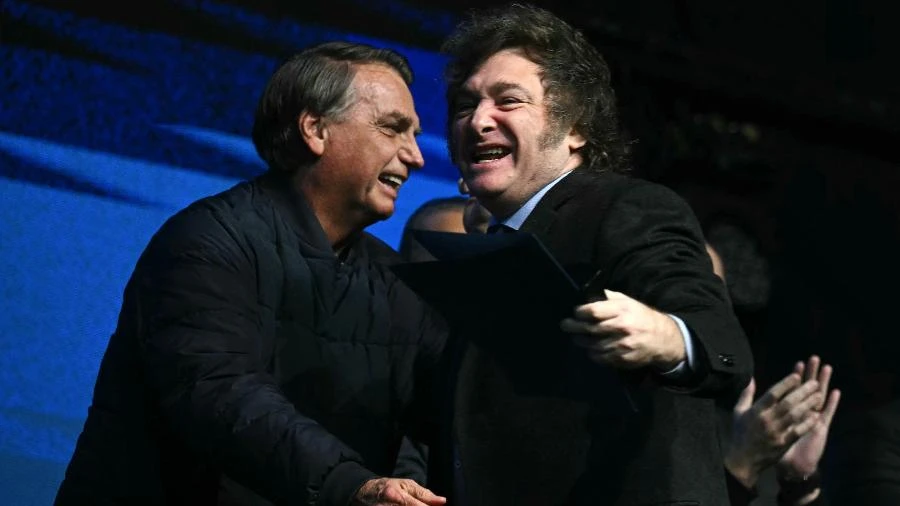 Relação de Bolsonaro e Milei é marcada por elogios e fuga de investigados Coluna de Amanda Cotrim