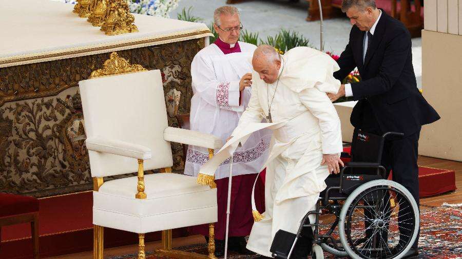 Quem é o fiel escudeiro do papa para cuidados de saúde?